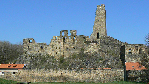 Замок Окорж